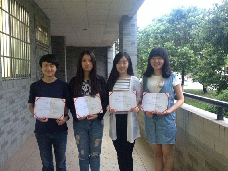 公司员工在学校2015年度老员工英语演讲比赛中获得佳绩