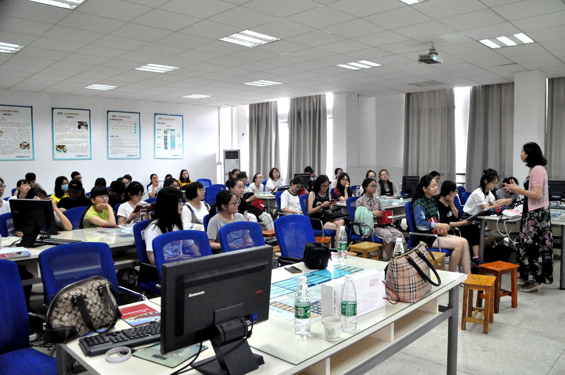 华东政法大学伟德betvlctor国际官网学科点宣讲大会成功举行 华东政法大学伟德betvlctor国际官网学科点宣讲大会成功举行