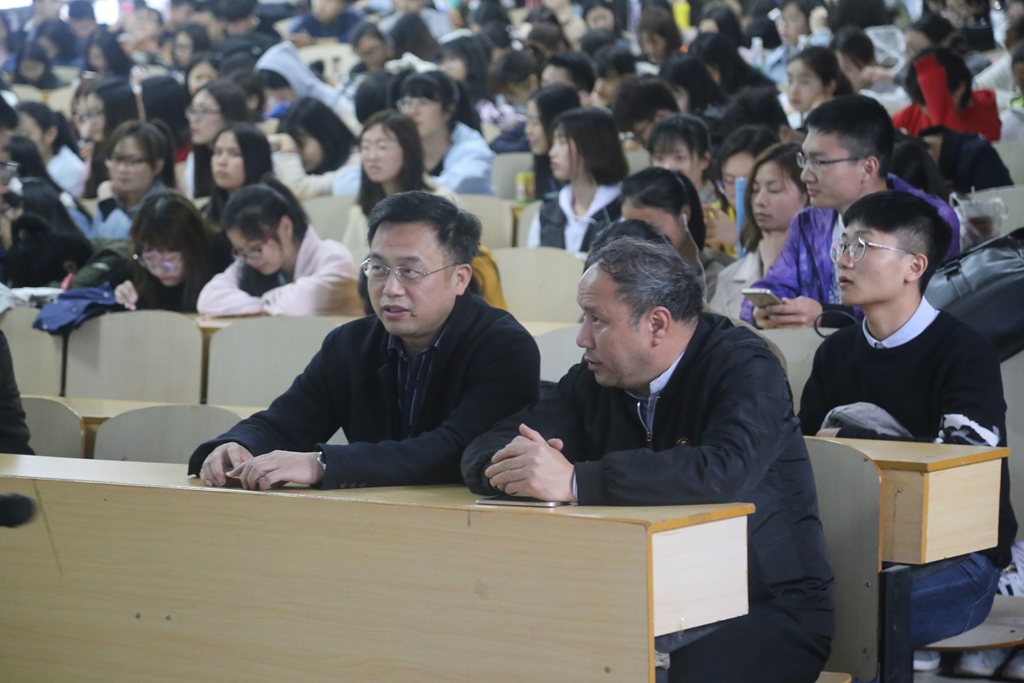 2017年伟德betvlctor国际官网见习汇报会顺利召开 2017年伟德betvlctor国际官网见习汇报会顺利召开