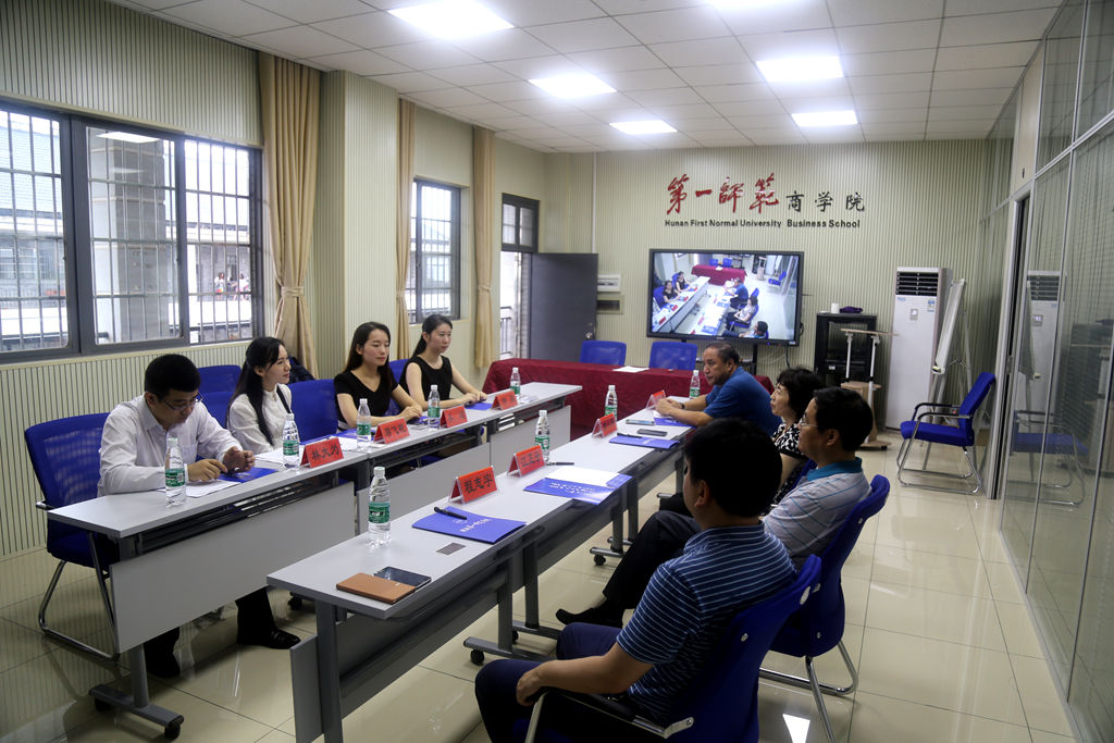 公司与深圳皇庭集团洽谈校企合作人才培养事宜 公司与深圳皇庭集团洽谈校企合作人才培养事宜